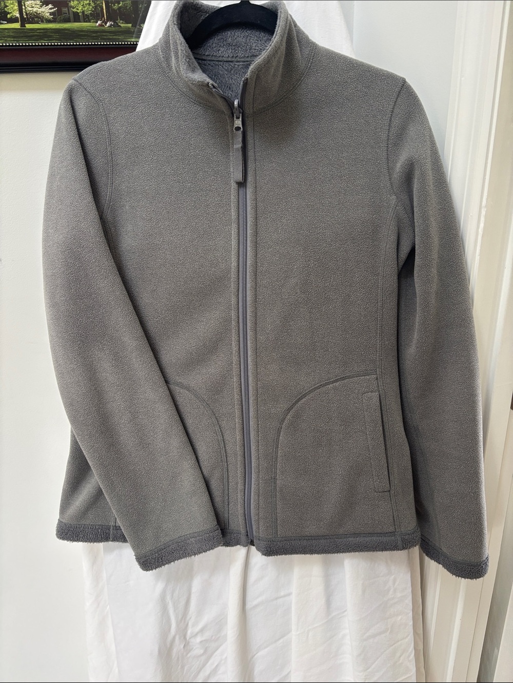 soft, plush, fleece, REVERSIBLE jacket, pockets, both sides, strong zipper, MED